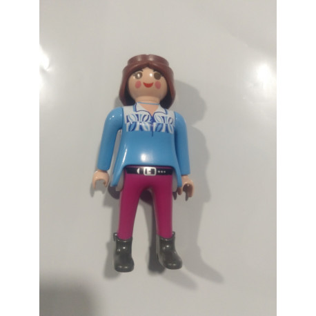 PLAYMOBIL CHICA MODERNA CAMISETA AZUL Y BOTAS - 17/11/21