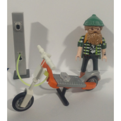 PLAYMOBIL HIPSTER CON MONOPATIN  - 10/2/22