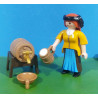 PLAYMOBIL ALDEANA, CAMARERA CON BARRIL , BELEN , 18/8/22