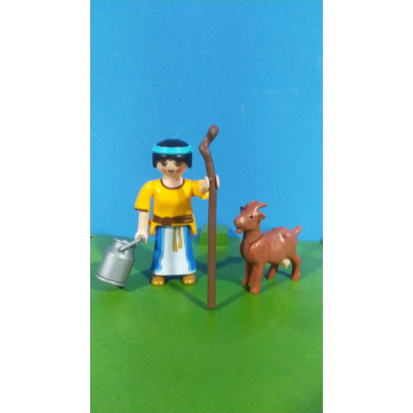 PLAYMOBIL ALDEANA , LECHERA CON CABRA , BELEN  18/8/22