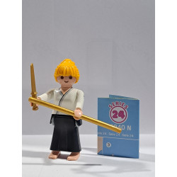 PLAYMOBIL SERIE 24 FIGURA MUJER ARTES MARCIALES 20/4/23