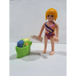 PLAYMOBIL CHICA CON BOLSA DE PLAYA Y TOALLAS - 15/2/22