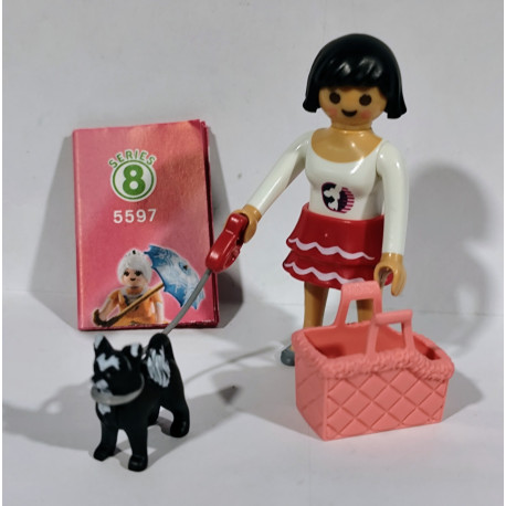 PLAYMOBIL MUJER CON PERRO Y BOLSA SERIE 8 - 9/3/20