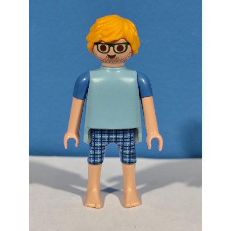 PLAYMOBIL FIGURA CHICO CON GAFAS EN PIJAMA - 17/5/22