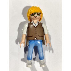 PLAYMOBIL CHICO RUBIO CHALECO Y VAQUEROS - 18/9/20