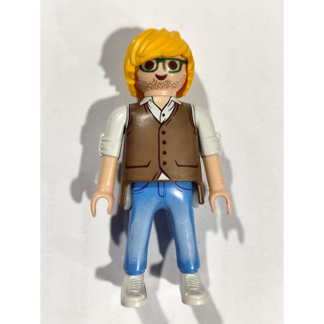 PLAYMOBIL CHICO RUBIO CHALECO Y VAQUEROS - 18/9/20