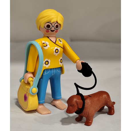 PLAYMOBIL MUJER DE GAFAS CON BOLSO Y PERRO SALCHICHA - 14/5/25