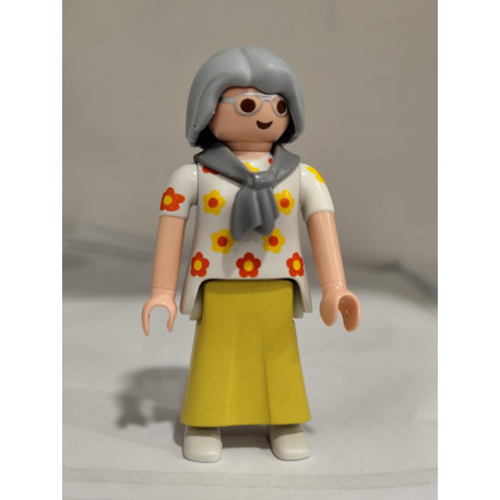 PLAYMOBIL FIGURA ABUELA MODERNA - 10/11/18