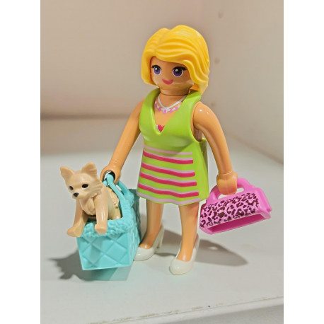 PLAYMOBIL MUJER RUBIA CON PERRO - 21/8/25
