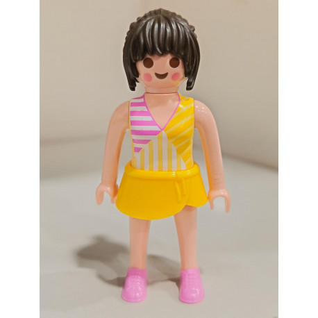 PLAYMOBIL MUJER MORENA CON FALDA Y ZAPATILLAS- 24/8/25