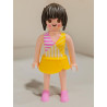 PLAYMOBIL MUJER MORENA CON FALDA Y ZAPATILLAS- 24/8/25