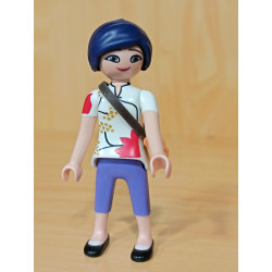PLAYMOBIL FIGURA LADYBUG DE CALLE - 2/12/20
