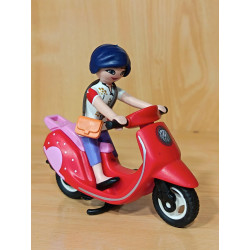 PLAYMOBIL FIGURA LADYBUG EN MOTO - 2/12/20