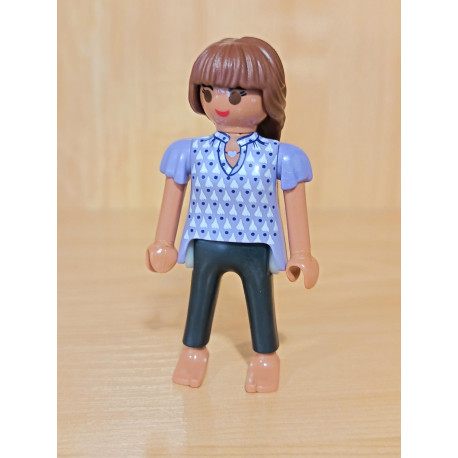 PLAYMOBIL FIGURA MUJER CAMISETA MORADA - 18/12/19