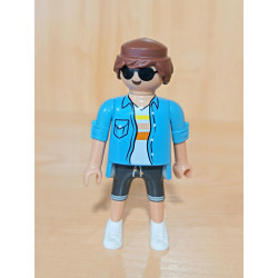 PLAYMOBIL CHICO MODERNO CON PANTALON CORTO Y GAFAS DE SOL - 18/4/15