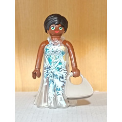 PLAYMOBIL CHICA NEGRA CON VESTIDO Y BOLSO - 9/11/15