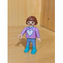 PLAYMOBIL NIÑA CON CORAZON EN LA CAMISETA- 16/6/26