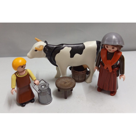 PLAYMOBIL BELEN . NIÑO Y ALDEANA CON VACA