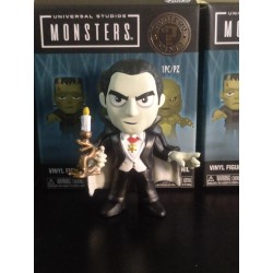 MYSTERY MINIS UNIVERSAL MONSTERS - CONDE DRACULA CON VELA