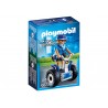 6877 MUJER POLICIA EN SEGWAY