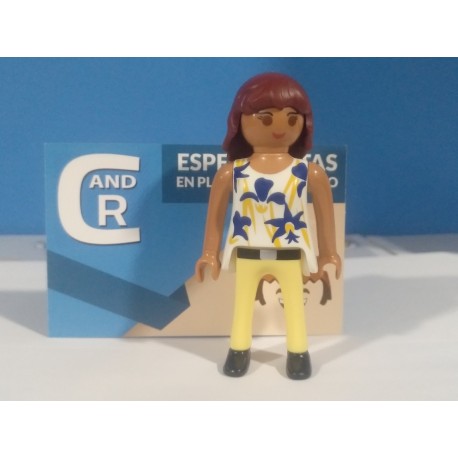 PLAYMOBIL FIGURA MUJER CON CAMISA DE FLORES  - 23/1/21