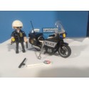PLAYMOBIL POLICIA CON MOTO Y ACCESORIOS -  29/1/21