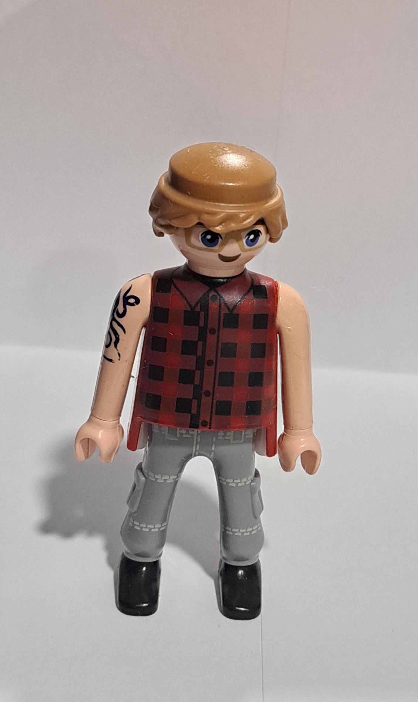 PLAYMOBIL HOMBRE CON GAFAS Y TATUADO - 21/8/23
