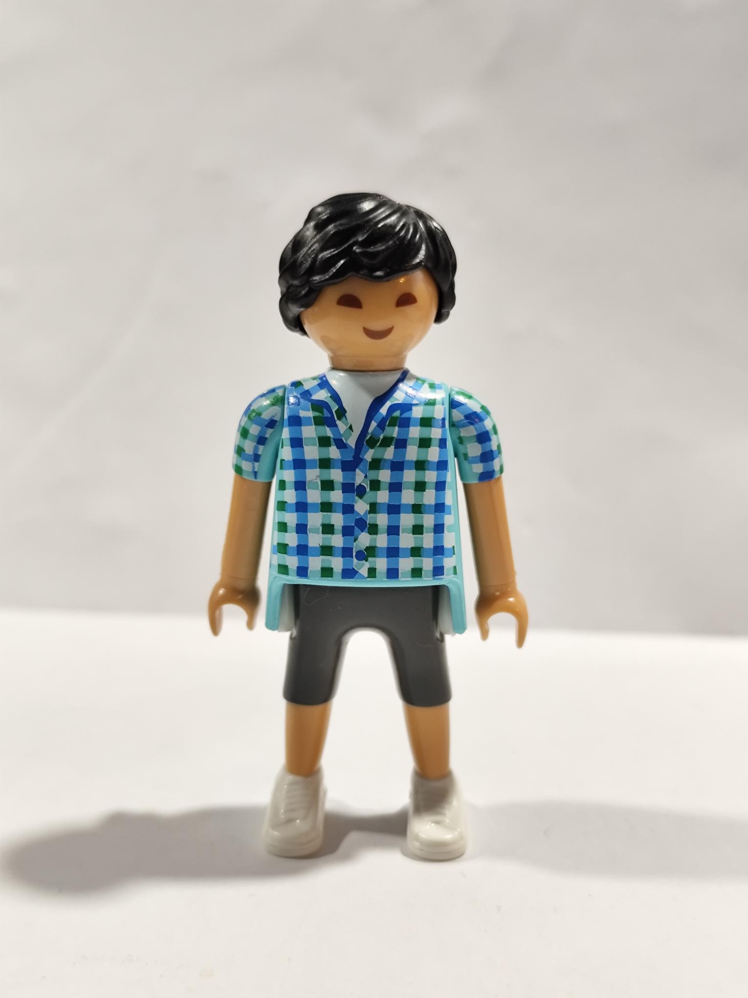 PLAYMOBIL FIGURA ASIATICO CON CAMISA CUADROS - 2/7/24