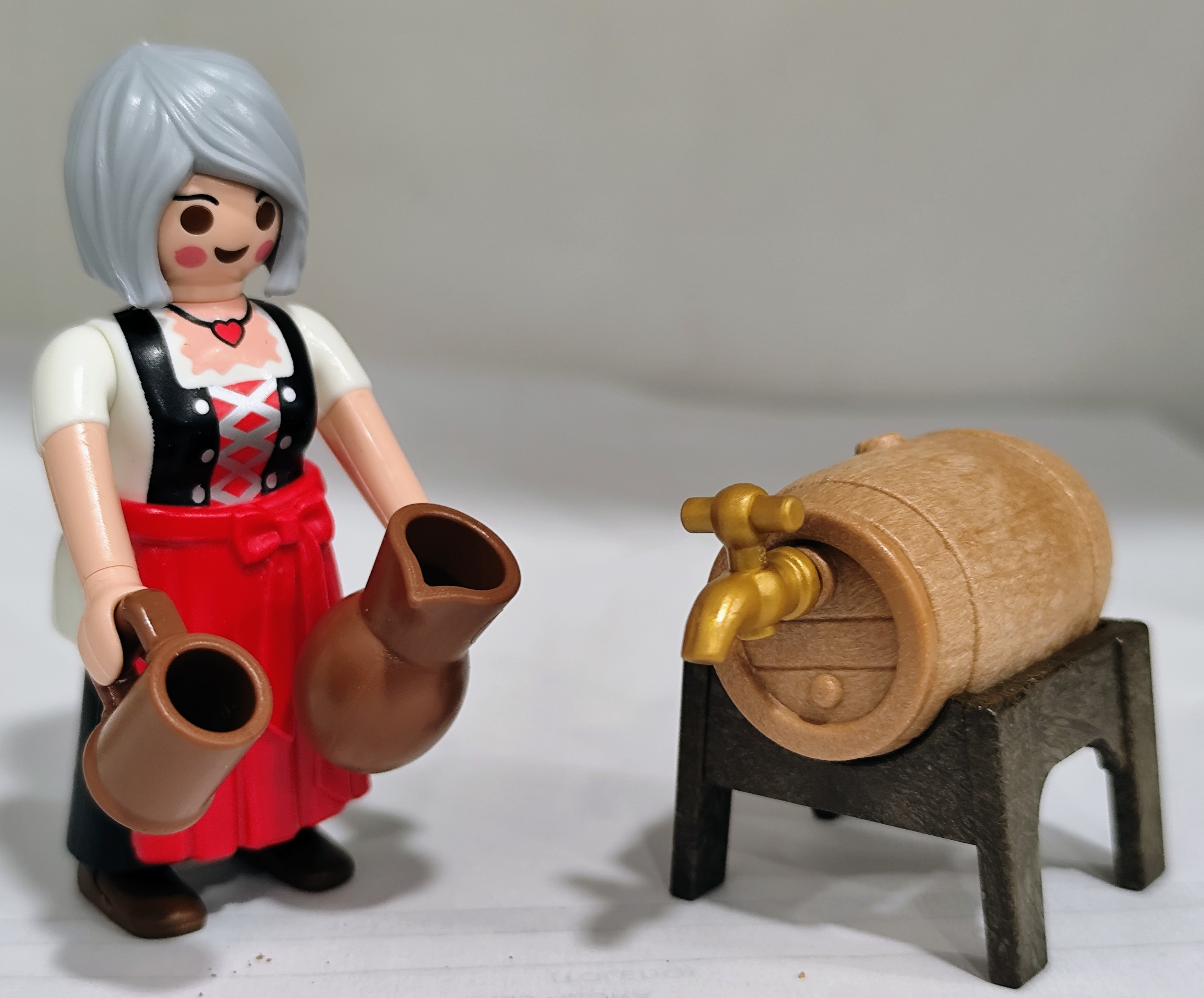 PLAYMOBIL ALDEANA, CAMARERA CON BIDON DE VINO , BELEN - 27/6/25