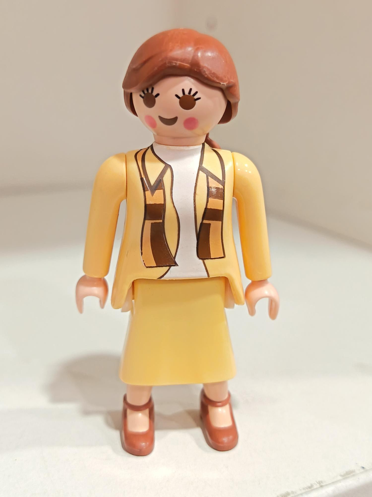 PLAYMOBIL FIGURA SECRETARIA , PROFESORA - 24/8/25