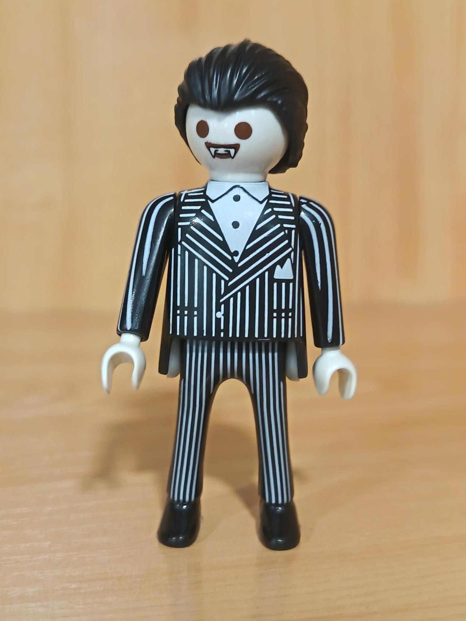 PLAYMOBIL HALLOWEEN , VAMPIRO TRAJE DE RAYAS - 10/2/23