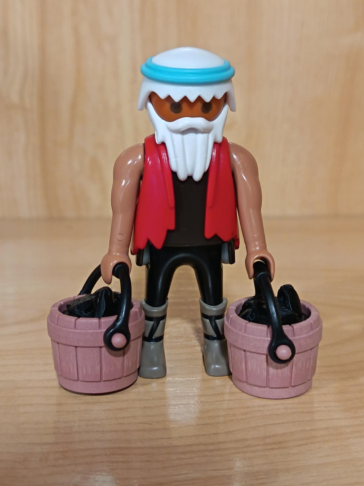 PLAYMOBIL BELEN ,ALDEANO CON CUBOS DE CARBON , MINERO - 22/7/26